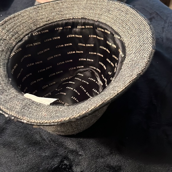 Hat - Picture 5 of 8